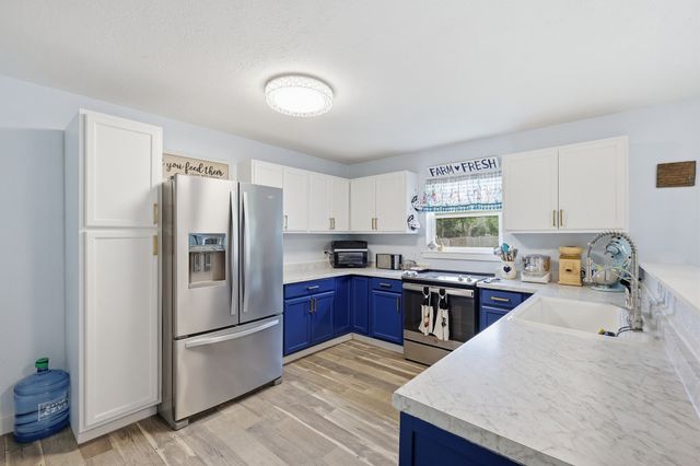 767 E Barry Street, Reno, TX 76020