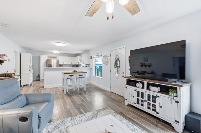 767 E Barry Street, Reno, TX 76020