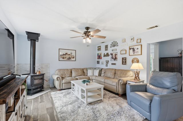 767 E Barry Street, Reno, TX 76020