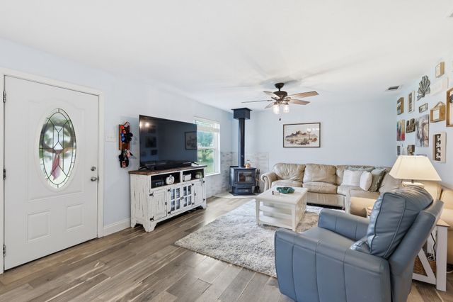 767 E Barry Street, Reno, TX 76020