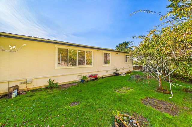 1090 Murray Road 125, Mckinleyville, CA 95519