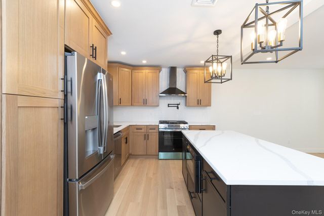 28 Locust, Bayport, NY 11705