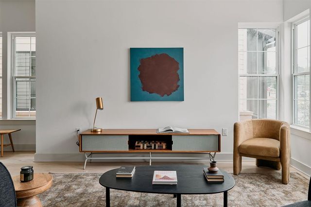 2209 Woodland Ave 202, Austin, TX 78741