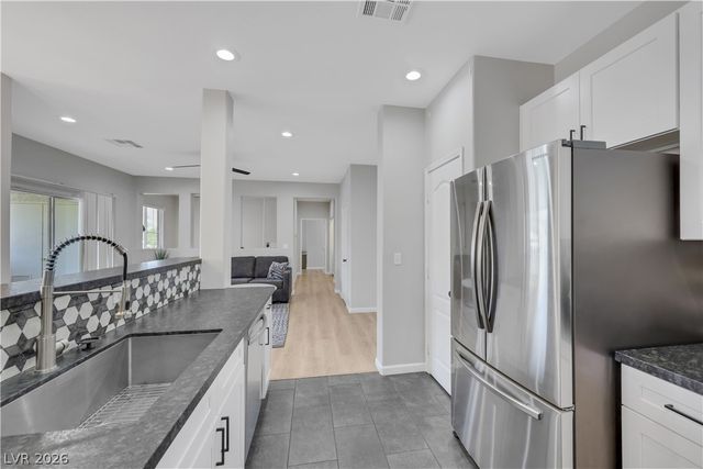 904 Domnus Lane 102, Las Vegas, NV 89144