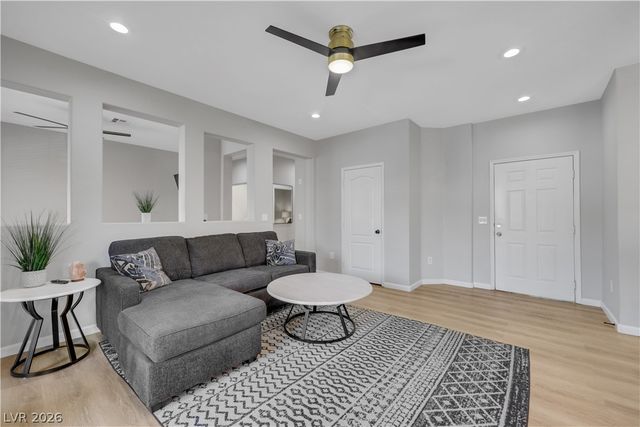 904 Domnus Lane 102, Las Vegas, NV 89144