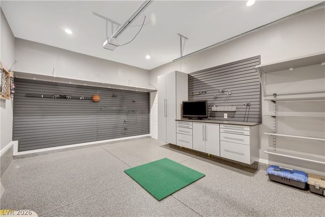 904 Domnus Lane 102, Las Vegas, NV 89144