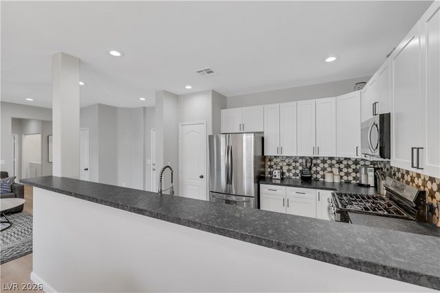 904 Domnus Lane 102, Las Vegas, NV 89144