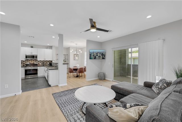 904 Domnus Lane 102, Las Vegas, NV 89144