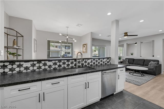 904 Domnus Lane 102, Las Vegas, NV 89144