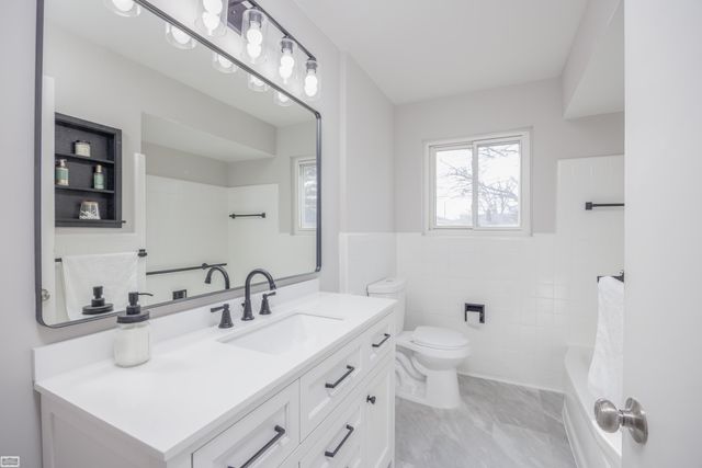 11492 Hanford Drive, Warren, MI 48093