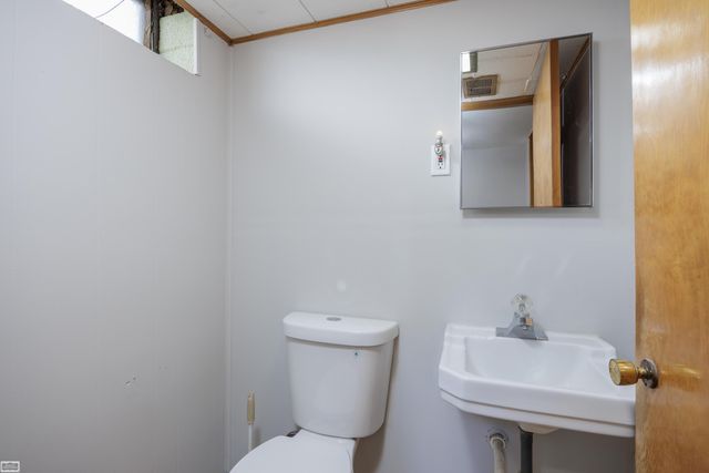 11492 Hanford Drive, Warren, MI 48093