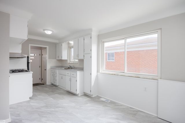 11492 Hanford Drive, Warren, MI 48093