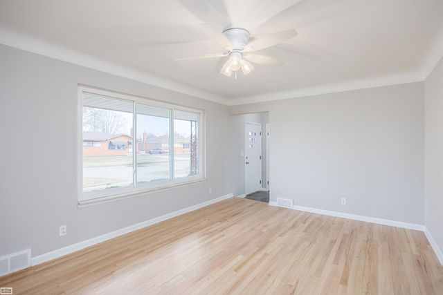 11492 Hanford Drive, Warren, MI 48093