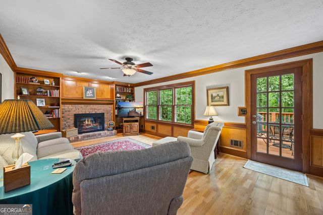 1172 Melton Drive SW, Lilburn, GA 30047