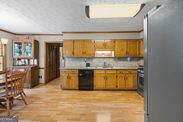1172 Melton Drive SW, Lilburn, GA 30047
