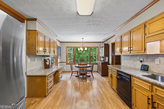 1172 Melton Drive SW, Lilburn, GA 30047