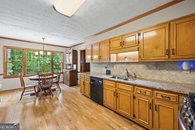 1172 Melton Drive SW, Lilburn, GA 30047