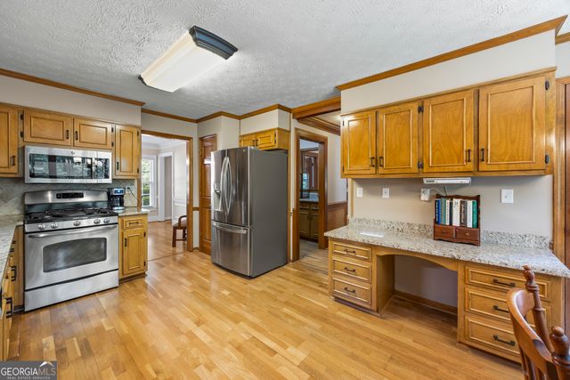 1172 Melton Drive SW, Lilburn, GA 30047