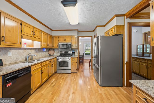 1172 Melton Drive SW, Lilburn, GA 30047