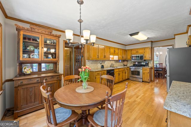 1172 Melton Drive SW, Lilburn, GA 30047