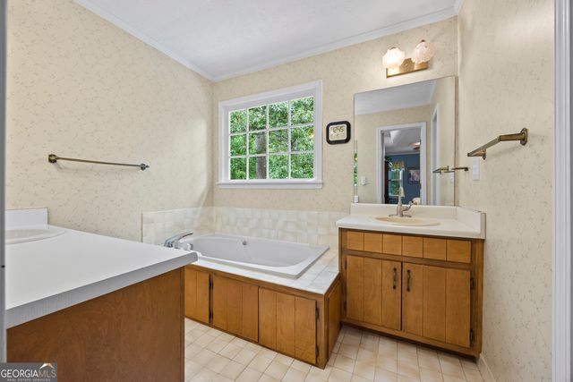 1172 Melton Drive SW, Lilburn, GA 30047