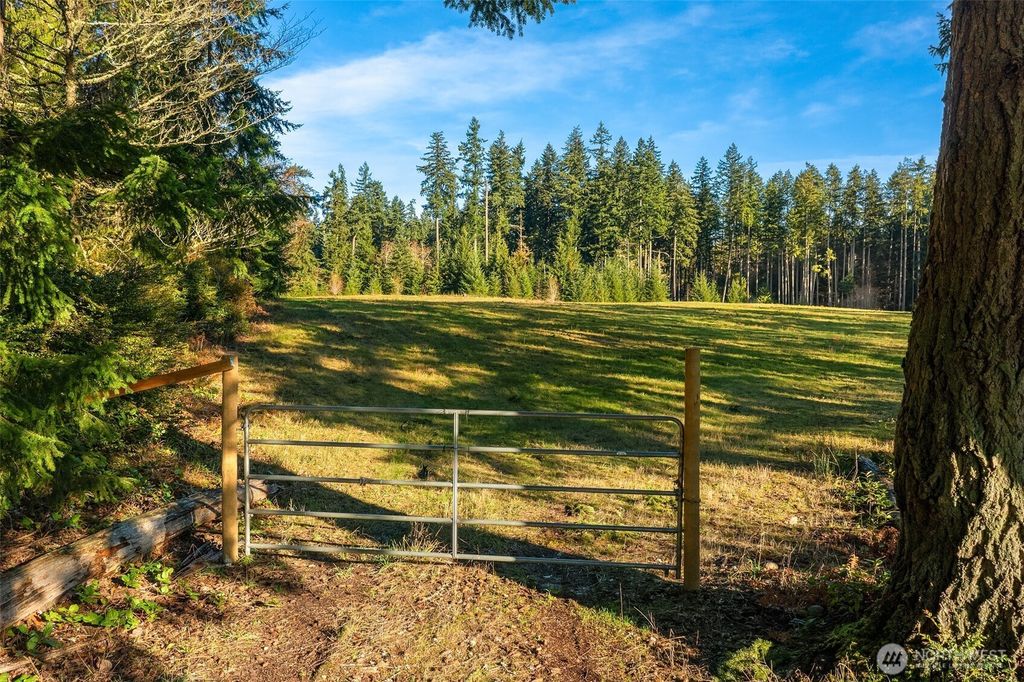 12302 SW 220th Street, Vashon, WA 98070