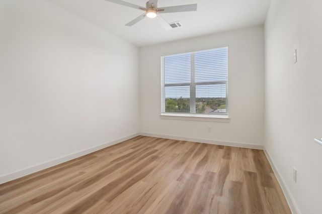 405 N Ewing Avenue 416, Dallas, TX 75203