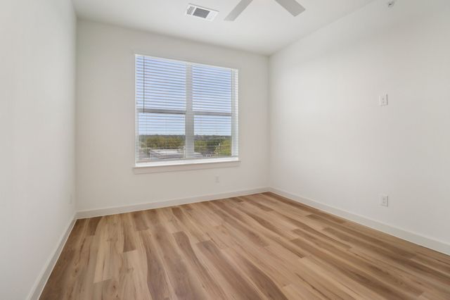 405 N Ewing Avenue 416, Dallas, TX 75203