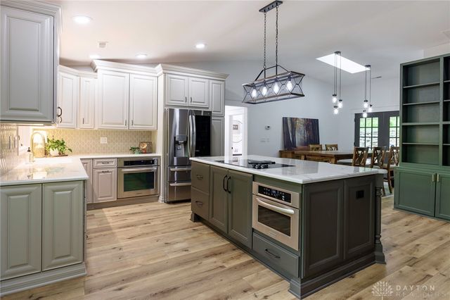 229 Colonial Lane, Washington Twp, OH 45429