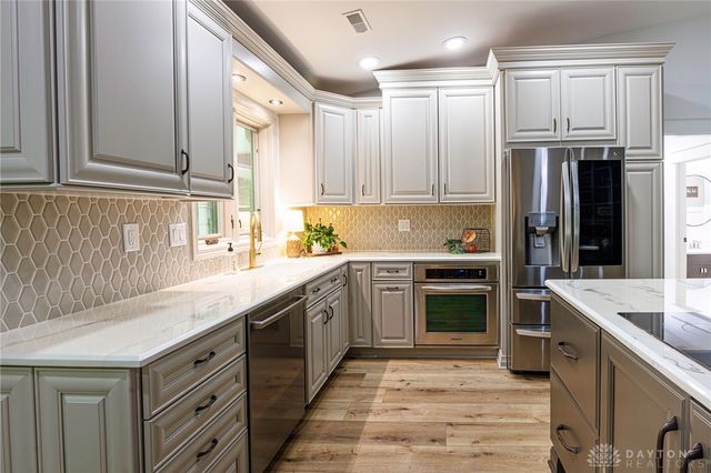 229 Colonial Lane, Washington Twp, OH 45429
