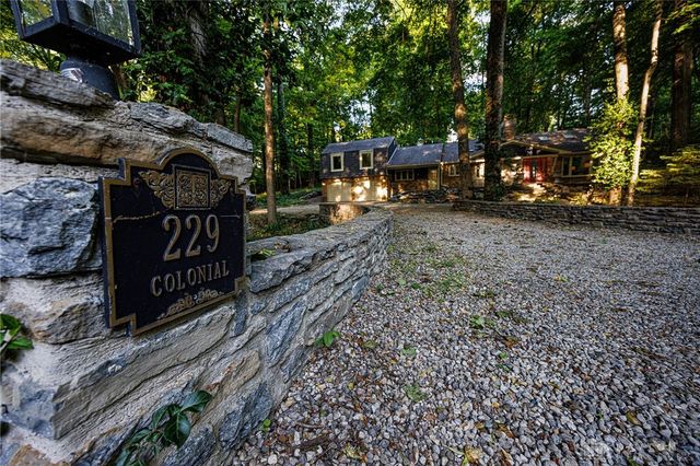 229 Colonial Lane, Washington Twp, OH 45429