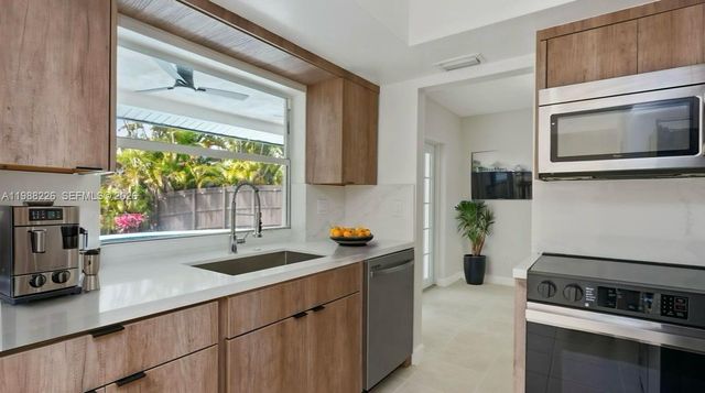 3699 NW 17 way, Oakland Park, FL 33309