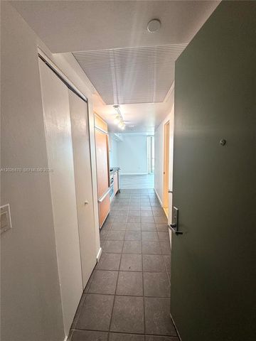 50 Biscayne Boulevard 3303, Miami, FL 33132
