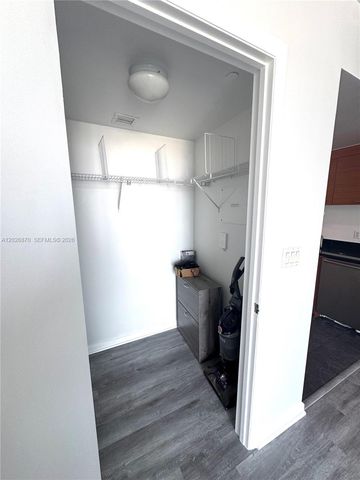 50 Biscayne Boulevard 3303, Miami, FL 33132