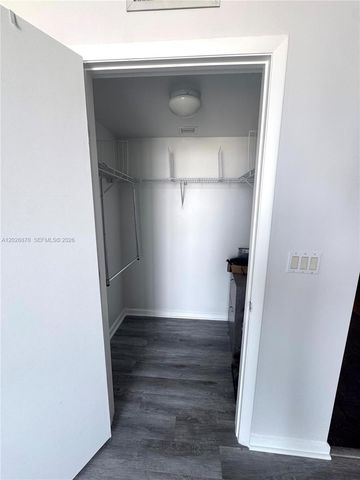 50 Biscayne Boulevard 3303, Miami, FL 33132