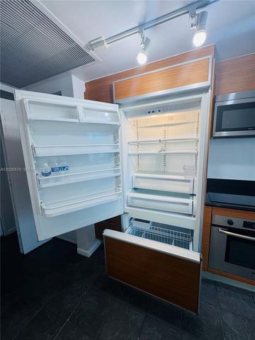 50 Biscayne Boulevard 3303, Miami, FL 33132