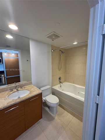 50 Biscayne Boulevard 3303, Miami, FL 33132