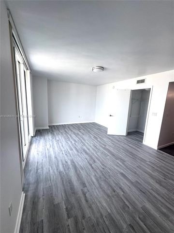 50 Biscayne Boulevard 3303, Miami, FL 33132