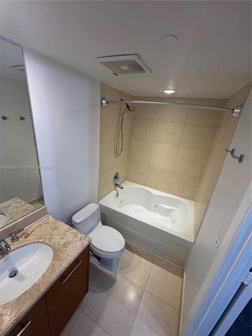 50 Biscayne Boulevard 3303, Miami, FL 33132