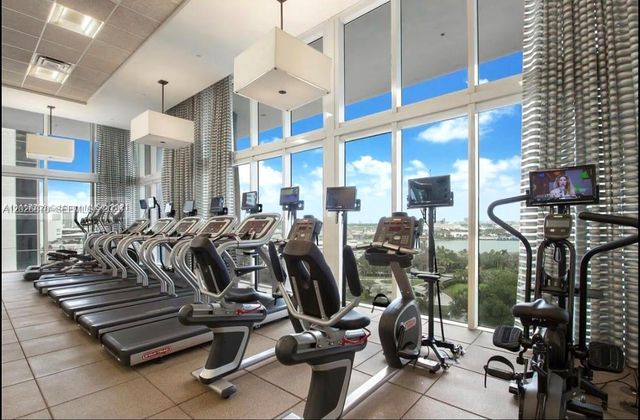 50 Biscayne Boulevard 3303, Miami, FL 33132
