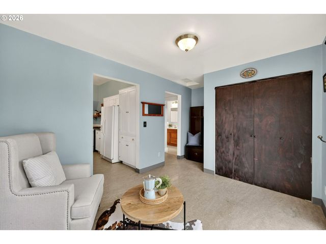 32305 S KROPF Rd, Canby, OR 97013