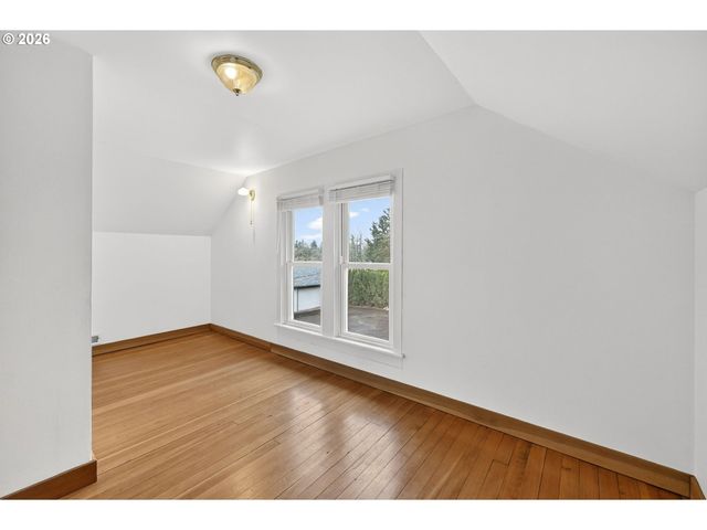 32305 S KROPF Rd, Canby, OR 97013