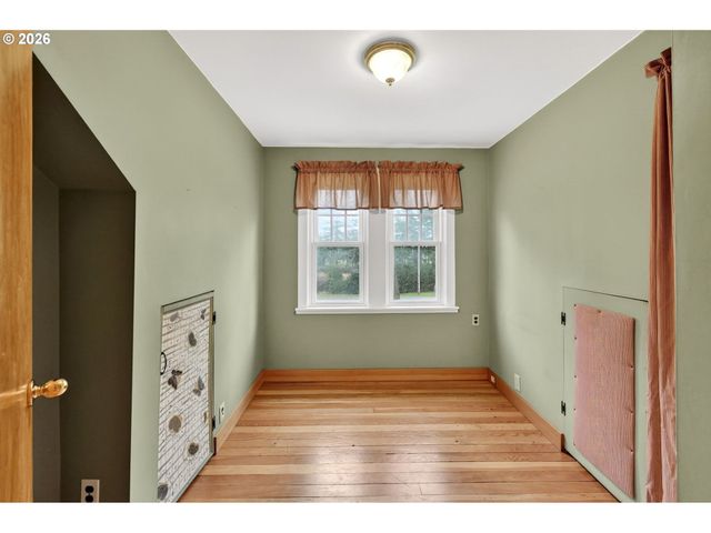 32305 S KROPF Rd, Canby, OR 97013