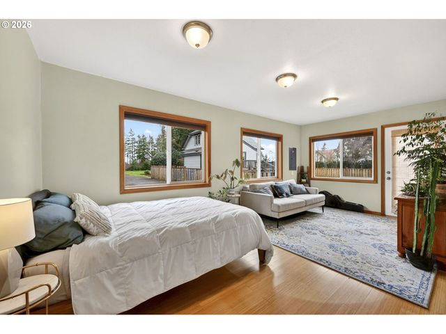 32305 S KROPF Rd, Canby, OR 97013