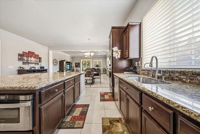 2878 Fantail Ln, Lincoln, CA 95648