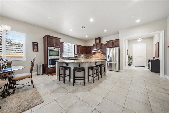 2878 Fantail Ln, Lincoln, CA 95648