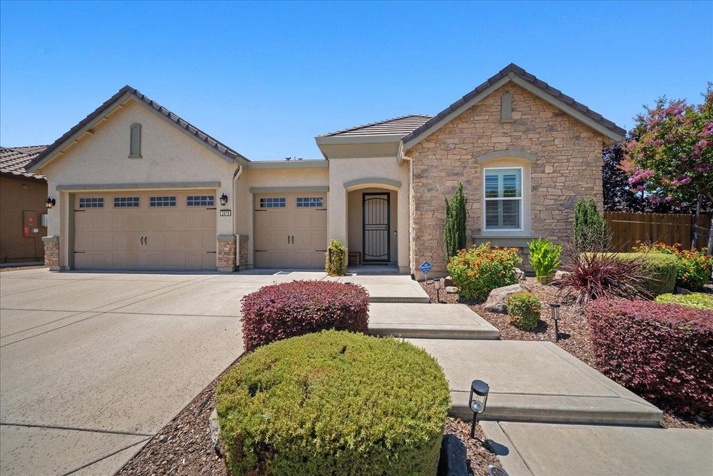 2878 Fantail Ln, Lincoln, CA 95648