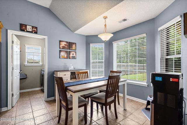9768 Crape Myrtle Drive, Olive Branch, MS 38654
