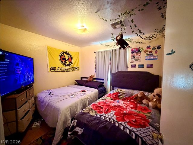 3881 Soda Springs Drive, Las Vegas, NV 89115