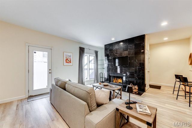 4111 W Pine Boulevard 11, St Louis, MO 63108